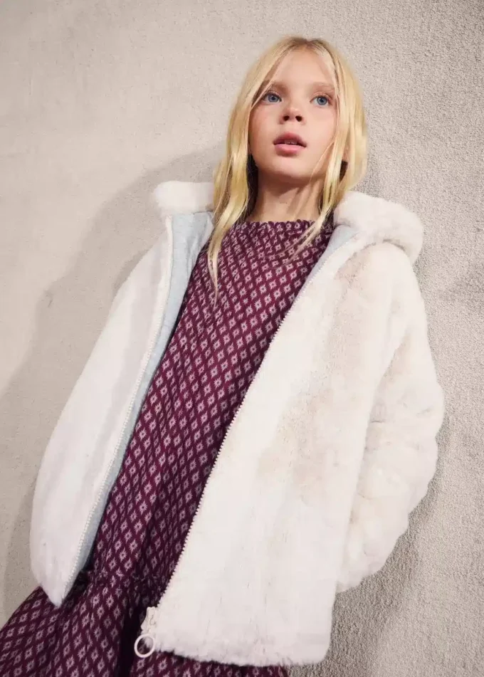 Manteau à capuche effet fourrure