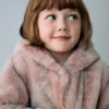 Manteau à capuche effet fourrure