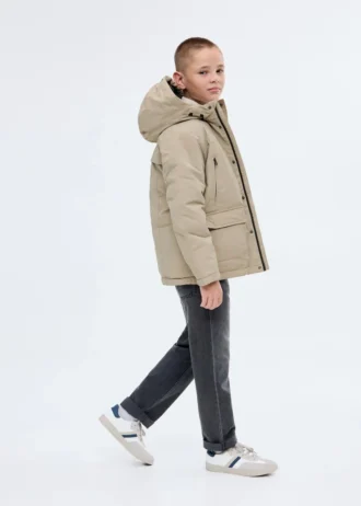 Manteau à capuche et poches