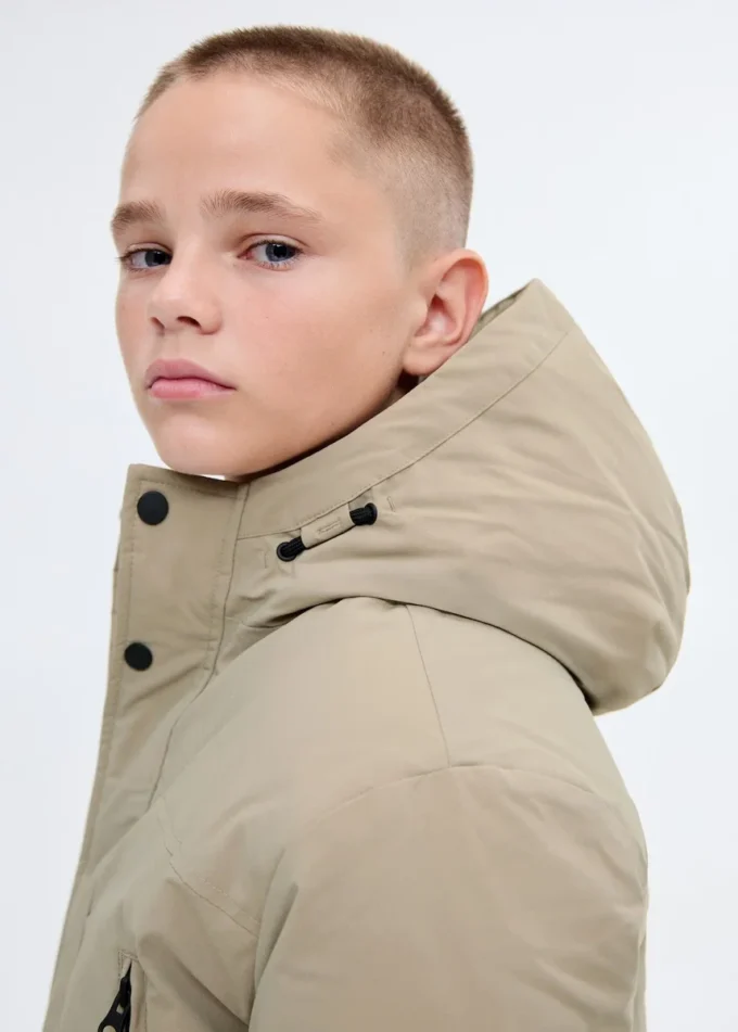 Manteau à capuche et poches Manteau à capuche et poches