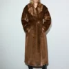 Manteau en fausse fourrure avec ceinture Manteau en fausse fourrure avec ceinture