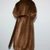 Manteau en fausse fourrure avec ceinture Manteau en fausse fourrure avec ceinture
