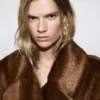 Manteau en fausse fourrure avec ceinture Manteau en fausse fourrure avec ceinture