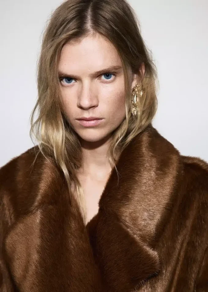 Manteau en fausse fourrure avec ceinture Manteau en fausse fourrure avec ceinture