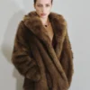 Manteau en fausse fourrure avec revers