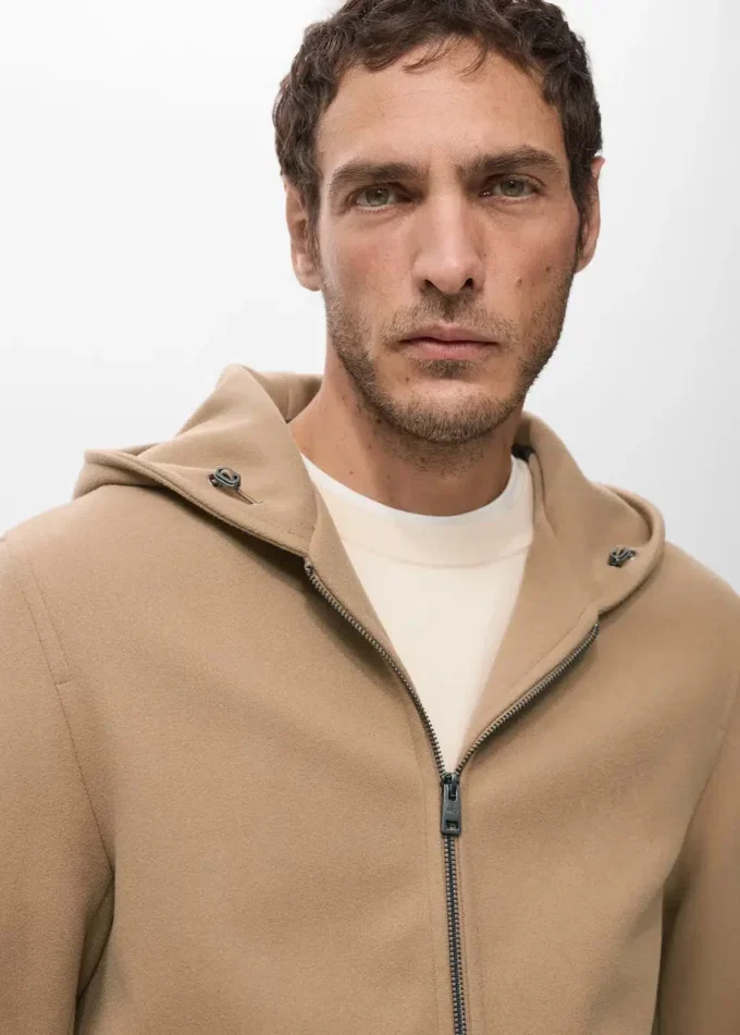 Manteau en laine avec capuche