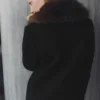 Manteau en laine avec col en fourrure Manteau en laine avec col en fourrure