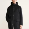 Manteau en laine fait main avec capuche Manteau en laine fait main avec capuche