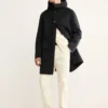 Manteau en laine fait main avec capuche Manteau en laine fait main avec capuche