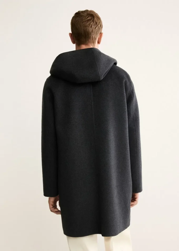 Manteau en laine fait main avec capuche Manteau en laine fait main avec capuche