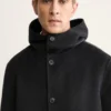 Manteau en laine fait main avec capuche Manteau en laine fait main avec capuche
