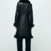 Manteau en simili cuir avec bordure en fourrure Manteau en simili cuir avec bordure en fourrure