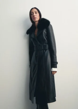 Manteau en simili cuir avec col en fourrure
