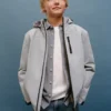 Manteau imperméable à capuche