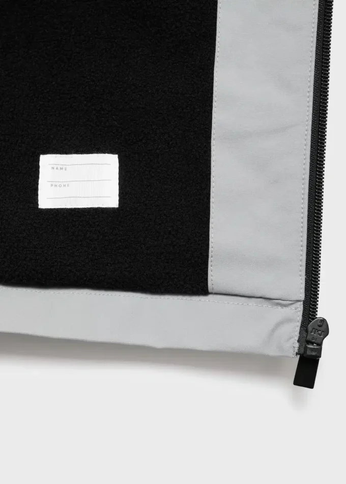 Manteau imperméable à capuche
