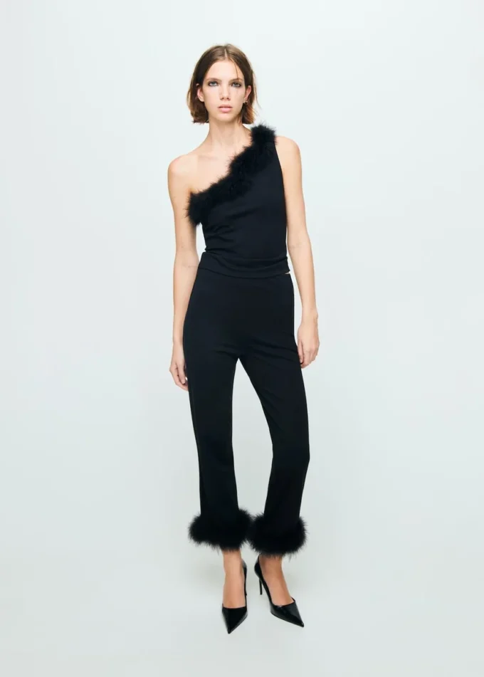 Pantalon capri en maille fine à plumes Pantalon capri en maille fine à plumes