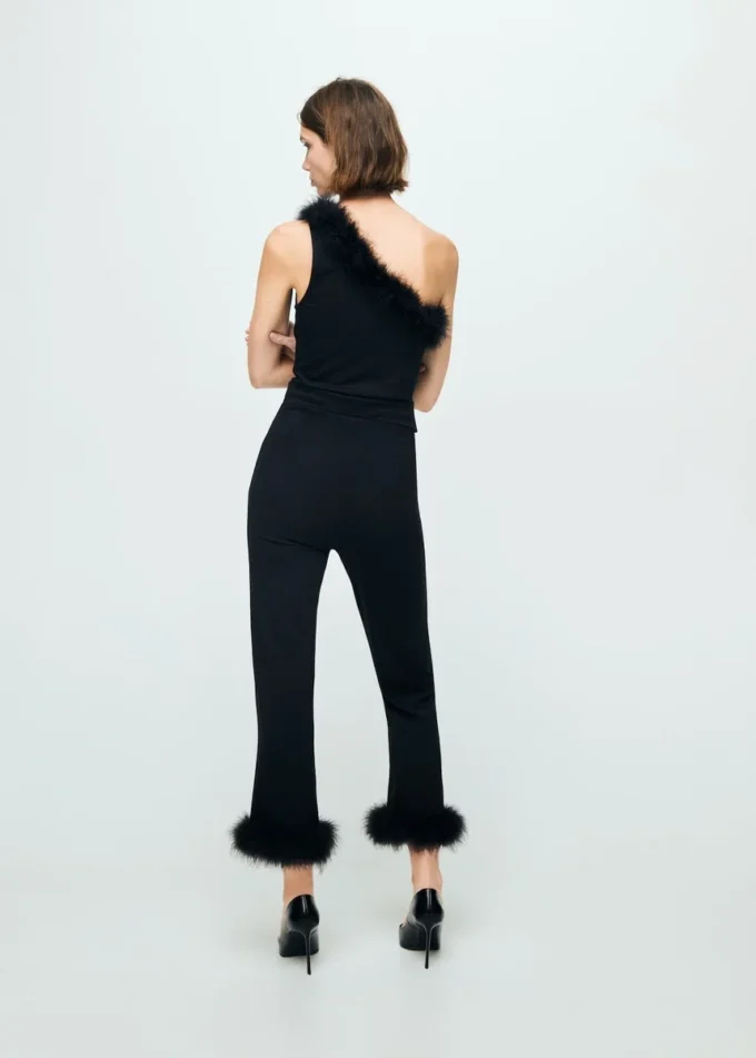 Pantalon capri en maille fine à plumes Pantalon capri en maille fine à plumes