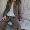 Pantalon de costume à carreaux et jambes larges Pantalon de costume à carreaux et jambes larges