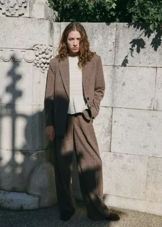 Pantalon de costume à carreaux et jambes larges Pantalon de costume à carreaux et jambes larges