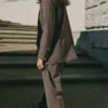 Pantalon de costume à carreaux et jambes larges Pantalon de costume à carreaux et jambes larges