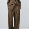 Pantalon de costume droit à pinces Pantalon de costume droit à pinces