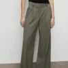 Pantalon de costume droit à pinces Pantalon de costume droit à pinces
