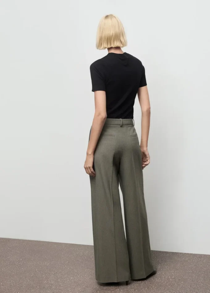 Pantalon de costume droit à pinces Pantalon de costume droit à pinces