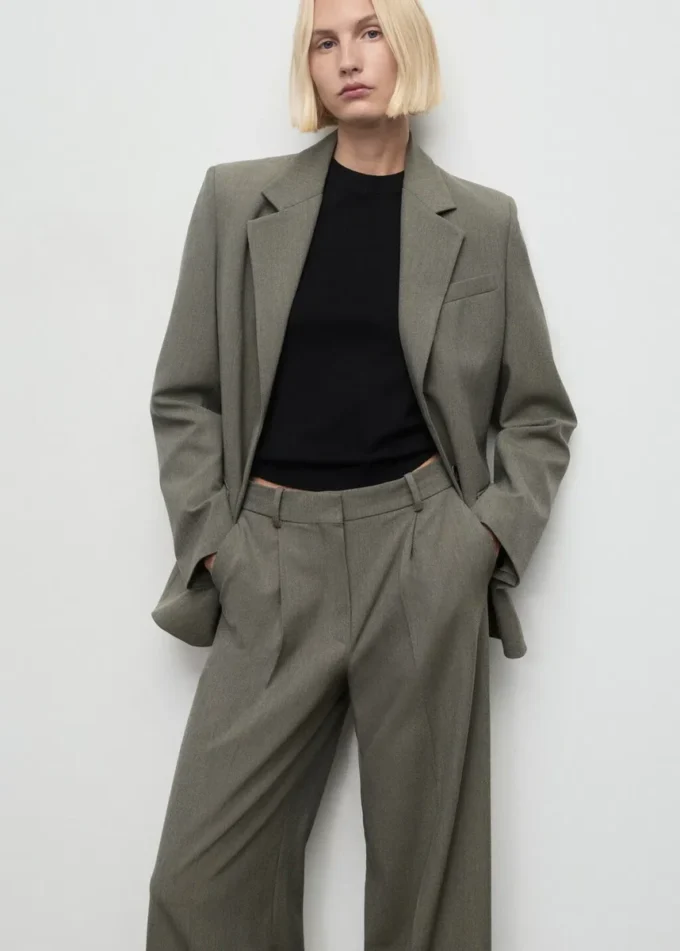 Pantalon de costume droit à pinces Pantalon de costume droit à pinces