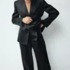 Pantalon de costume en satin Pantalon de costume en satin