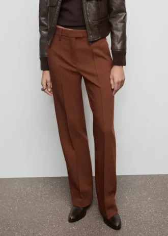 Pantalon droit avec détails sur les coutures
