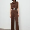 Pantalon droit avec détails sur les coutures Pantalon droit avec détails sur les coutures