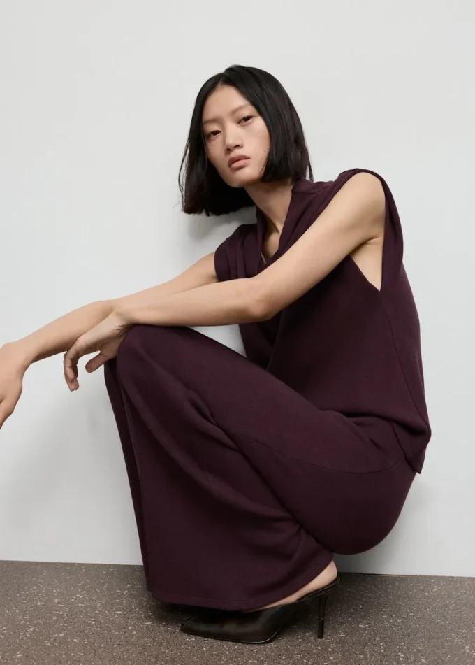 Pantalon droit avec détails sur les coutures Pantalon droit avec détails sur les coutures