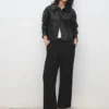 Pantalon droit court taille moyenne Pantalon droit court taille moyenne