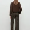 Pantalon droit court taille moyenne Pantalon droit court taille moyenne