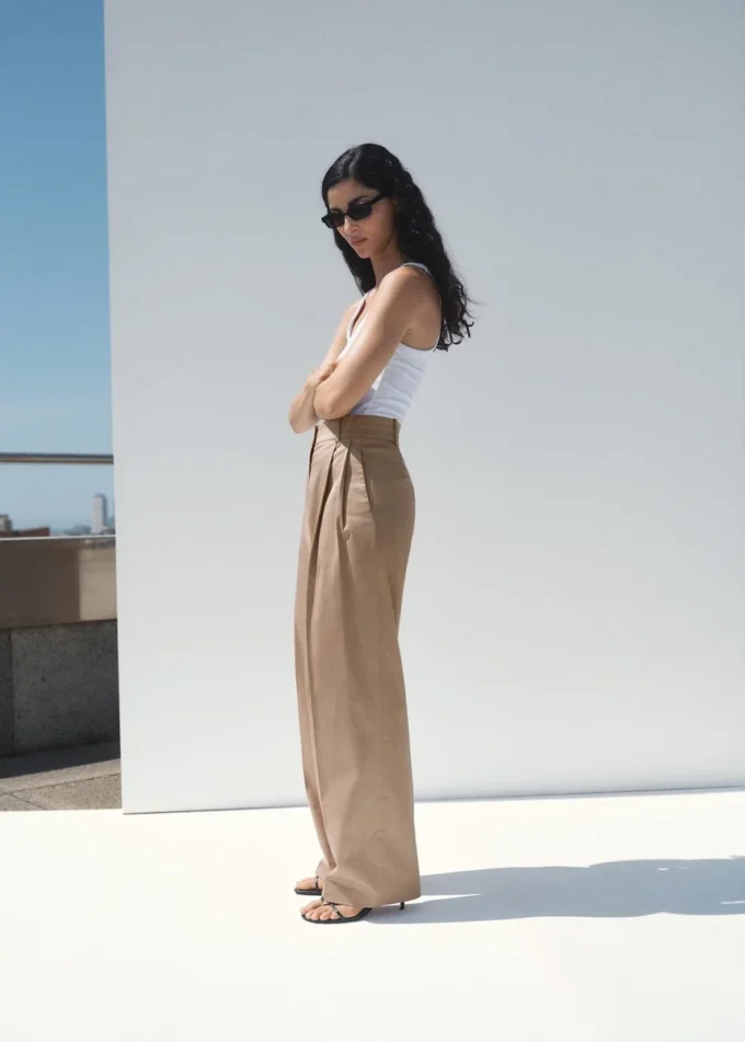 Pantalon droit en coton à pinces Pantalon droit en coton à pinces
