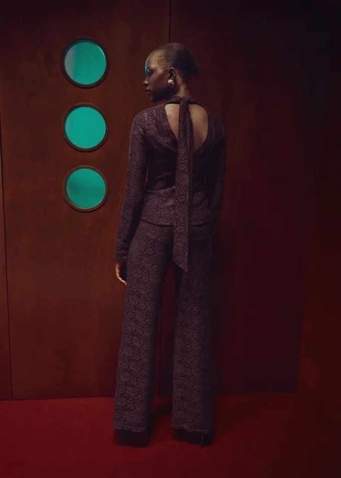 Pantalon droit en dentelle