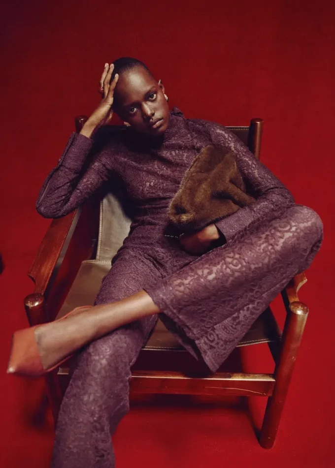 Pantalon droit en dentelle