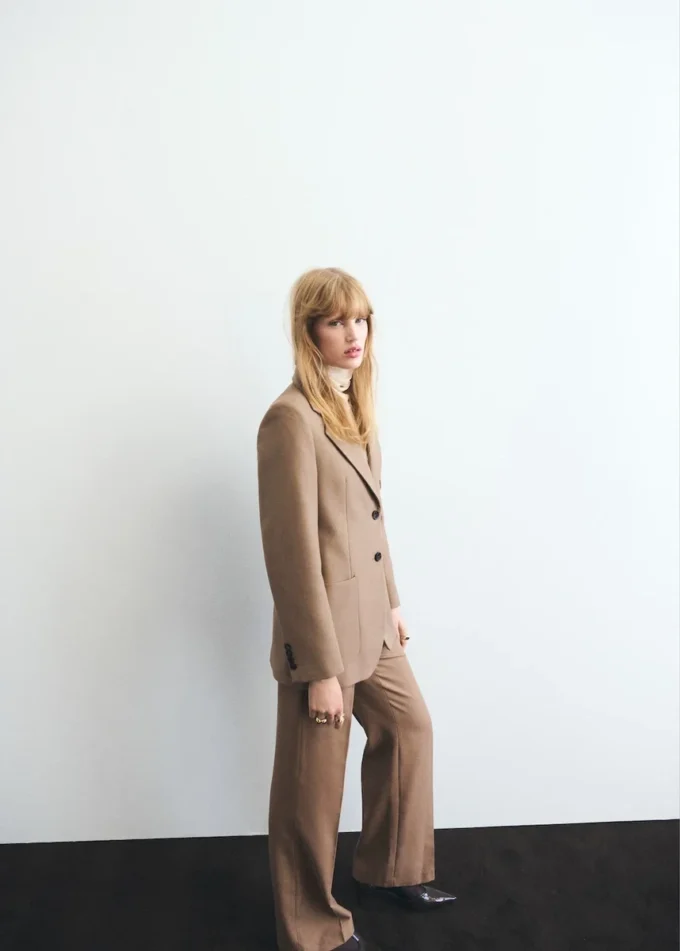 Pantalon droit en laine mélangée Pantalon droit en laine mélangée