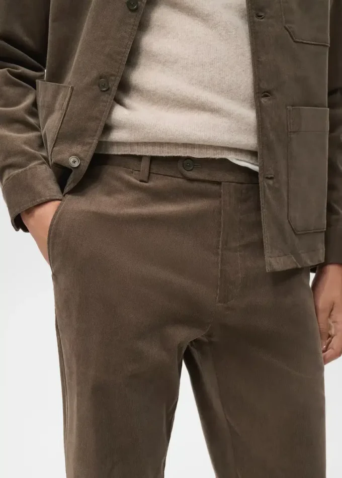 Pantalon en coton velours côtelé coupe classique Pantalon en coton velours côtelé coupe classique