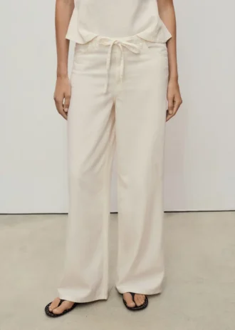 Pantalon en denim à jambes larges avec ceinture