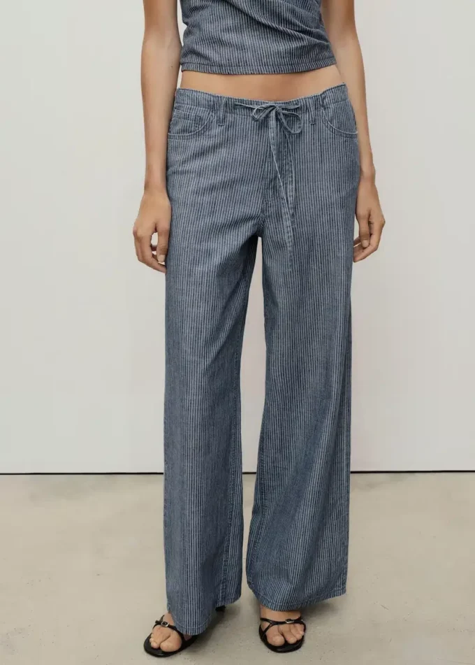 Pantalon en denim à jambes larges avec ceinture Pantalon en denim à jambes larges avec ceinture