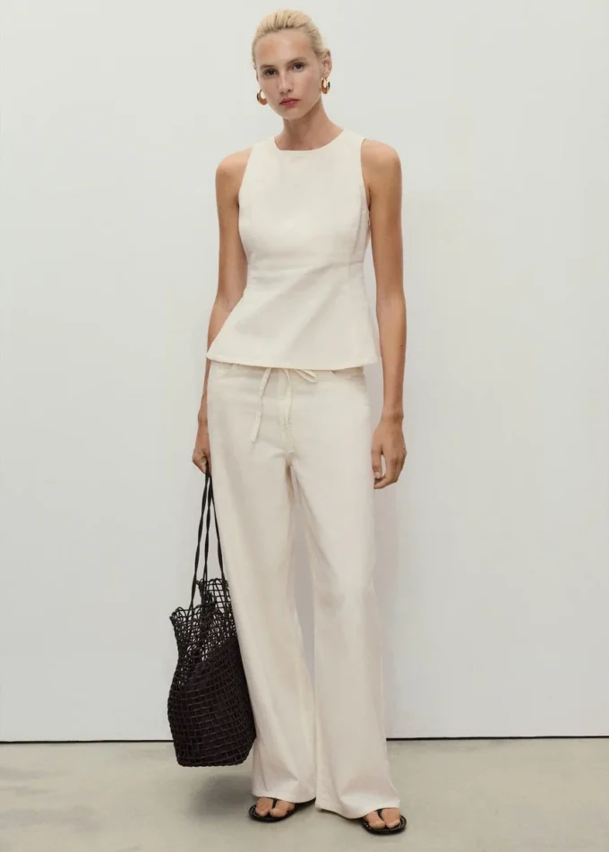 Pantalon en denim à jambes larges avec ceinture Pantalon en denim à jambes larges avec ceinture
