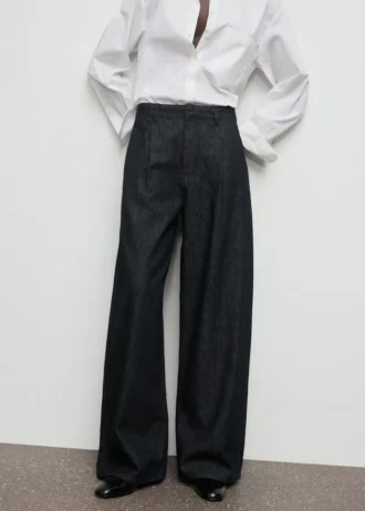 Pantalon en denim à jambes larges et plissé Pantalon en denim à jambes larges et plissé
