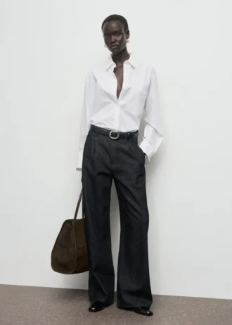 Pantalon en denim à jambes larges et plissé Pantalon en denim à jambes larges et plissé