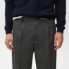 Pantalon en flanelle à pinces, coupe droite Pantalon en flanelle à pinces, coupe droite