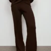 Pantalon en maille avec détails cousus Pantalon en maille avec détails cousus