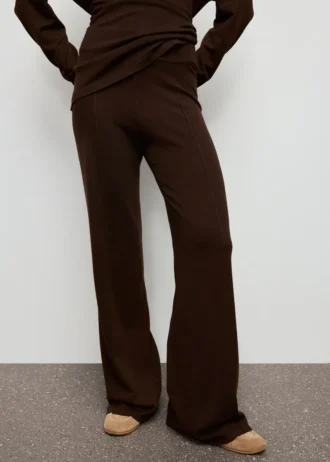 Pantalon en maille avec détails cousus