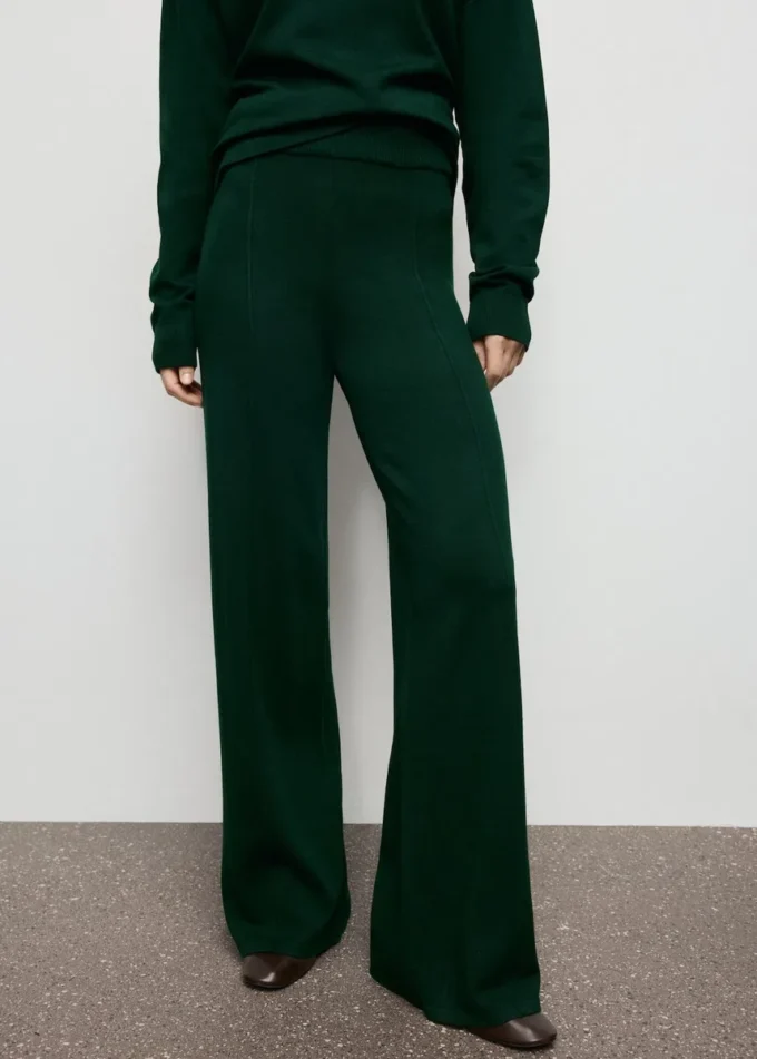 Pantalon en maille avec détails cousus Pantalon en maille avec détails cousus