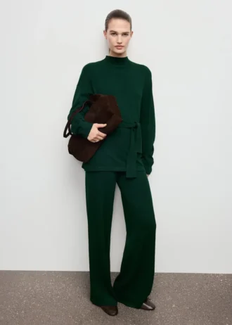 Pantalon en maille avec détails cousus