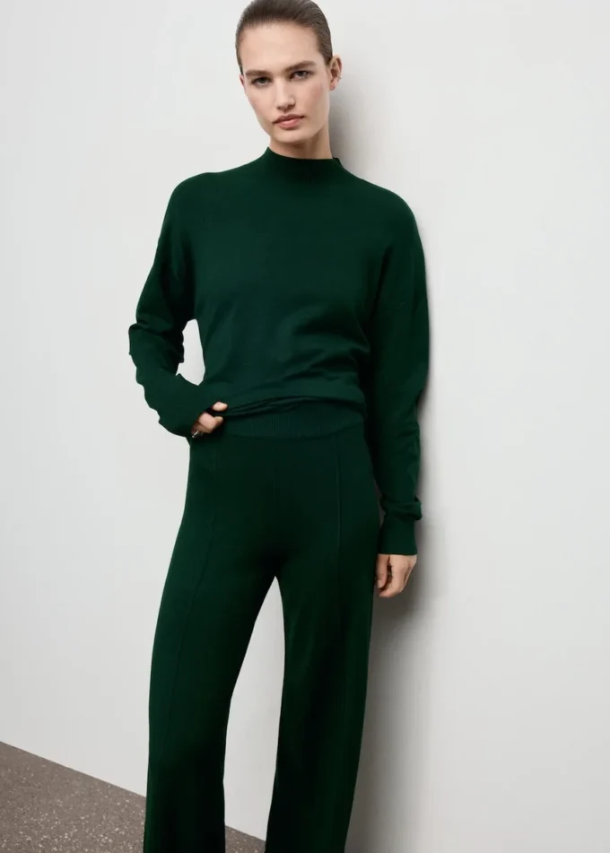 Pantalon en maille avec détails cousus Pantalon en maille avec détails cousus